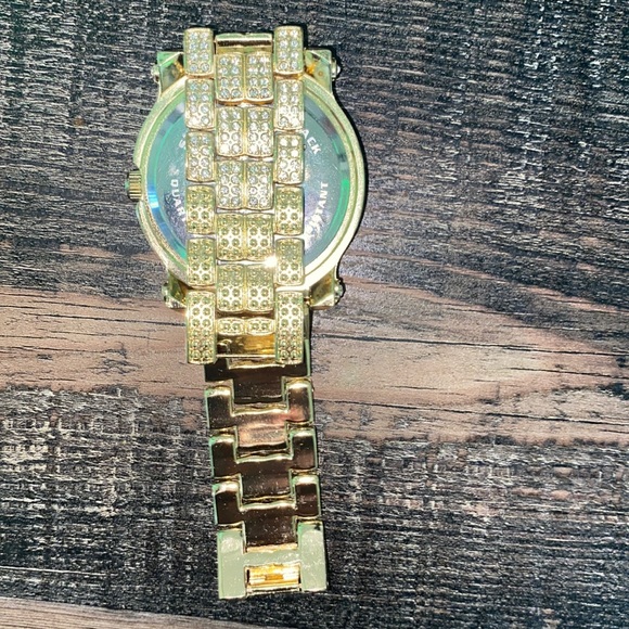 18k gold watch with diamonds. - Picture 3 of 4